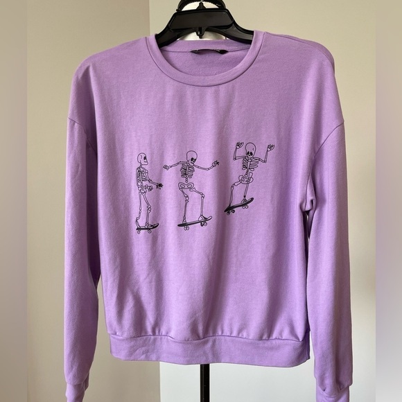 Skateboarding Skeletons sweatshirt in a size extra small - Picture 3 of 13
